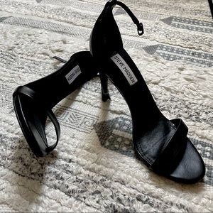 steve madden black stiletto heels🤍